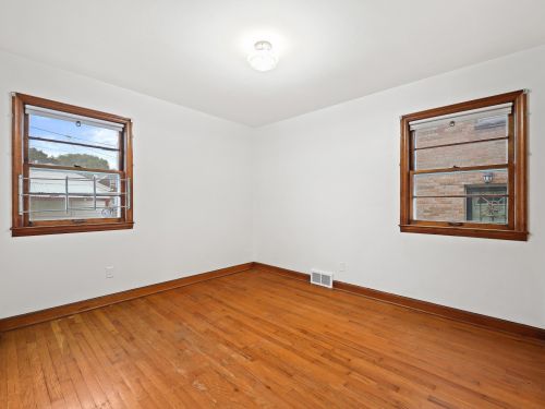 4921 24th Pl, Milwaukee WI 53209-5613 exterior