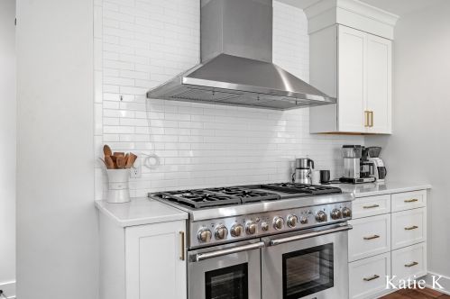 2144 Hall St, Grand Rapids MI 49506-4046 exterior