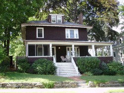 29 Grove St, Newton, MA 02466-2314
