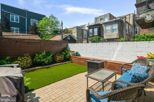 1306 Carlisle St, Philadelphia PA 19132-4505 exterior