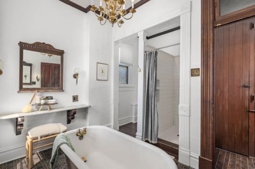 1715 Hickory St, Saint Louis MO 63104-2932 exterior