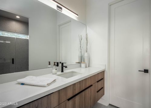 13218 17th Pl, Phoenix AZ  85022-5069 exterior