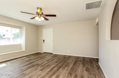 3808 Cavalier Dr, Phoenix AZ  85019-1720 exterior