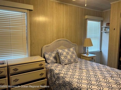 8 Danby Pl, Point Pleasant Beach NJ  08742-5620 exterior