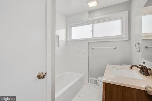 1805 Crawford Dr, Rockville MD 20851-1711 exterior