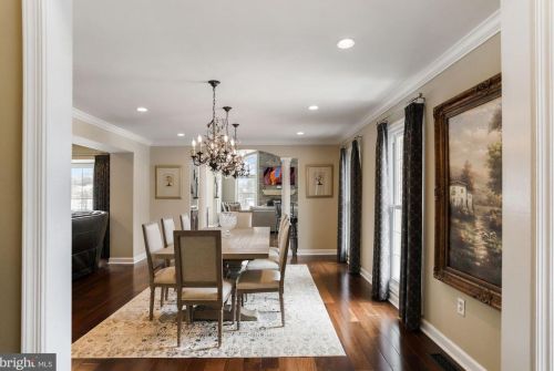 19840 Meredith Dr, Rockville MD 20855-2426 exterior