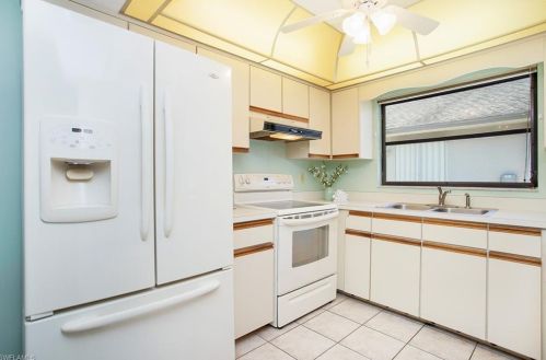 842 99 Ave, Naples FL 34108-2234 exterior