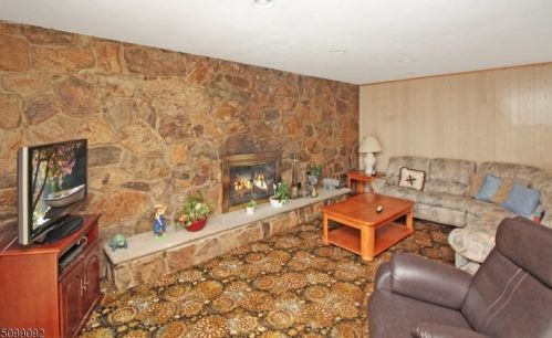 15 Glassboro Rd, Parsippany NJ 07054-3959 exterior