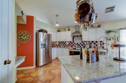 10207 Oasis Palm Dr, Tampa FL 33615-2782 exterior