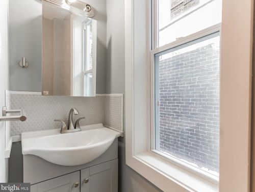 2632 6 St, Philadelphia PA 19120-3706 exterior