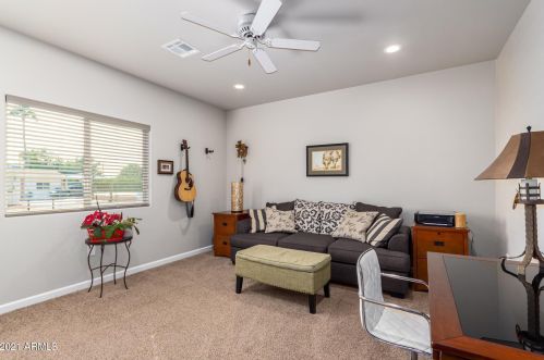 2806 Angela Dr, Phoenix AZ 85032-2049 exterior