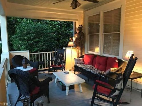 1528 Cambridge Ave, Atlanta GA 30337-2110 exterior