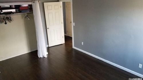 496 Sunrise Hwy, Babylon NY  11704-6045 exterior