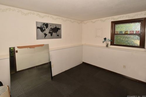 16 Ladd Rd, Ellington CT 06029-3104 exterior