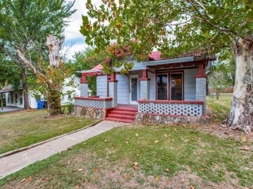 609 Monterey St, Denison TX  75021-6461 exterior