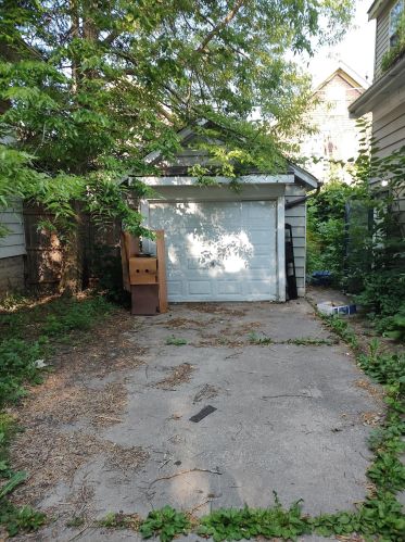 3529 39th St, Milwaukee WI  53216-3413 exterior