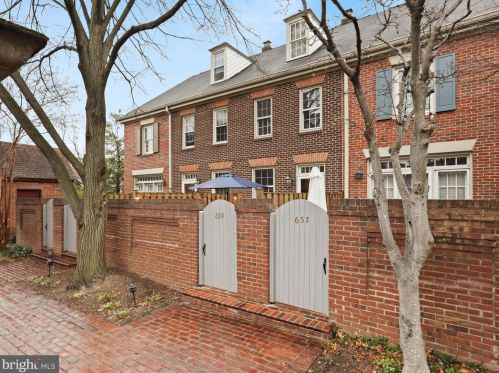 659 Columbus St, Alexandria VA  22314-1848 exterior