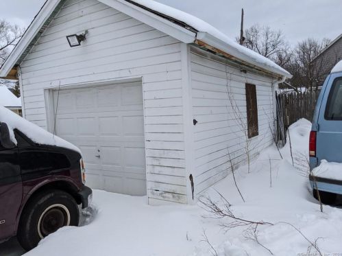 61 Morningside St, Hartford CT 06112-1142 exterior