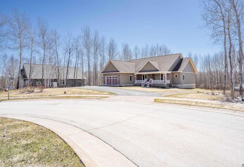 4881 Trails End Dr, Duluth MN 55811-3690 exterior