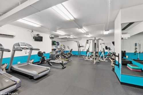 3150 Lake Shore Dr, Chicago IL  60657-4810 exterior