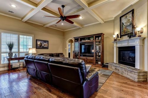 1757 Woodlake Rd, Denison TX 75021-8020 exterior