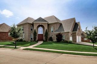 5062 Dover St, Springdale, AR 72764-9308