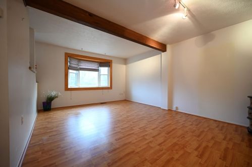 422 Maxwell St, Pittsburgh PA  15205-2517 exterior