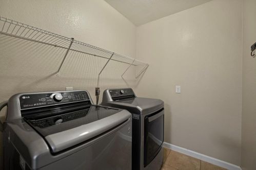 1802 Edgehill Dr, San Antonio TX 78209-2023 exterior