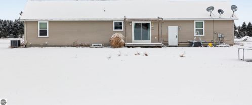 5556 Timber Flats Dr, Kingsley, MI 49649-9454