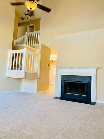 3840 Mosscroft Ln, Charlotte, NC 28215-0919