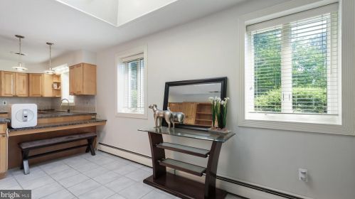 1078 Corn Crib Dr, Huntingdon Valley PA 19006-3306 exterior