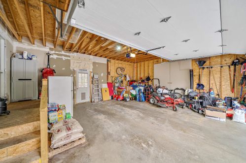 17 Hooksett Tpke, Concord NH  03304-4415 exterior