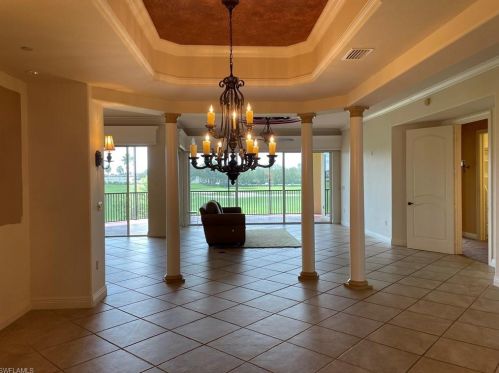 560 El Camino Real, Naples FL 34119-4785 exterior