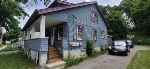 16 Fitchett St, Poughkeepsie, NY 12601-2817