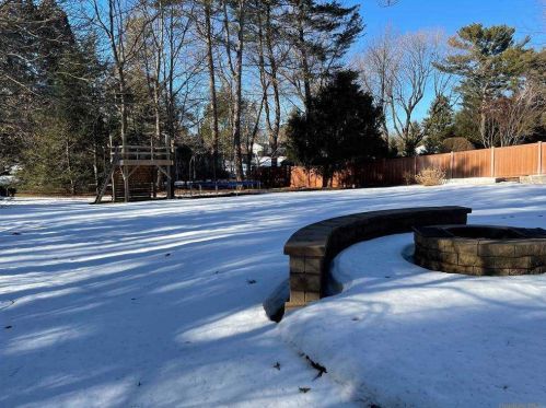 3 Maria Ct, Huntington Station NY 11746-2719 exterior