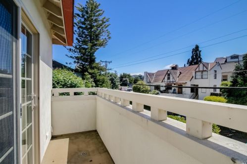 93 Elm Ave, Mill Valley CA 94941-2105 exterior