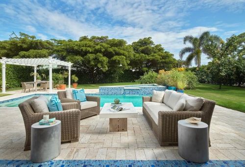 689 Bougainvillea Rd, Naples FL  34102-5545 exterior