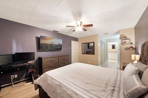 2075 24 Cir, Boynton Beach FL 33426-6578 exterior