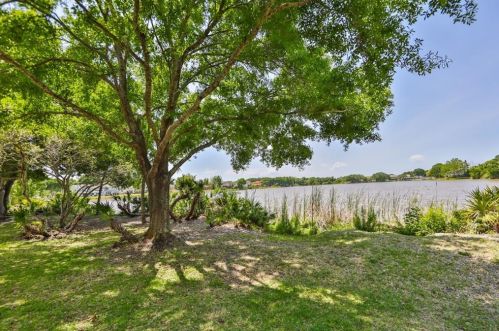 6615 Shining Sun Ct, Tampa FL 33634-1251 exterior