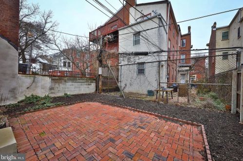 1629 Green St, Philadelphia PA 19130-3909 exterior