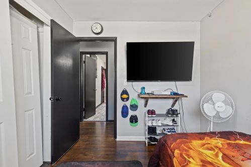 1547 Holmes Ave, Milwaukee WI  53221-3544 exterior