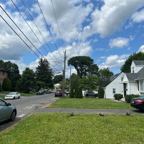 28 Elam St, New Britain CT 06053-2706 exterior