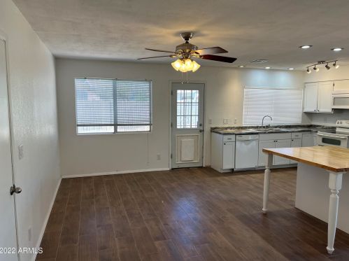 12605 42nd Ave, Phoenix AZ  85029-1913 exterior