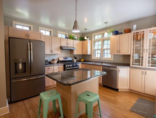 314 Leicester Ave, Duluth MN 55803-2203 exterior