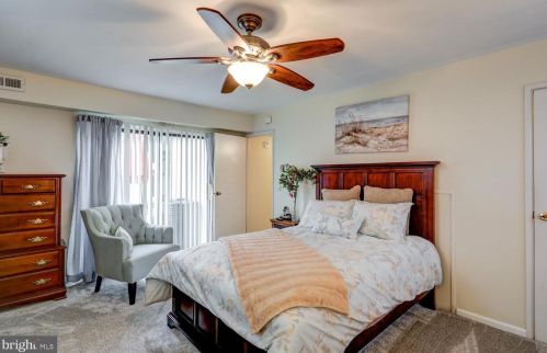 407 Valleybrook Dr, Lancaster PA 17601-4612 exterior