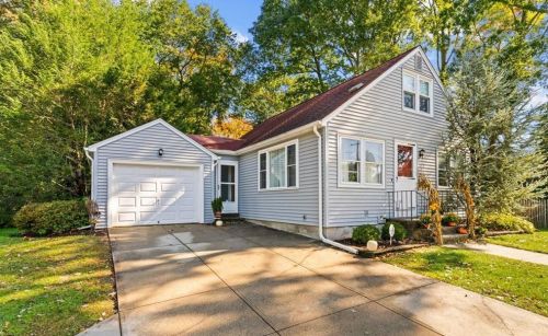 265 Lexington Ave, Providence, RI 02907-1707