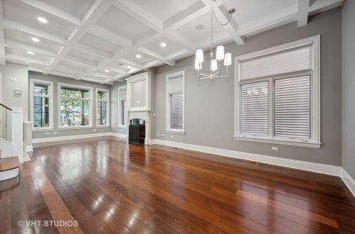 3726 Hermitage Ave, Chicago, IL 60613-3509