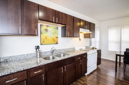 7611 Michigan Ave, Chicago IL 60619-6631 exterior