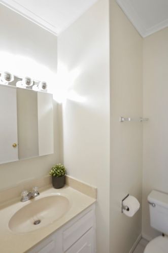 5155 East River Rd, Chicago IL 60656-2889 exterior