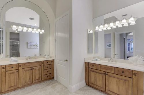 8560 Bellagio Dr, Naples FL 34114-6434 exterior